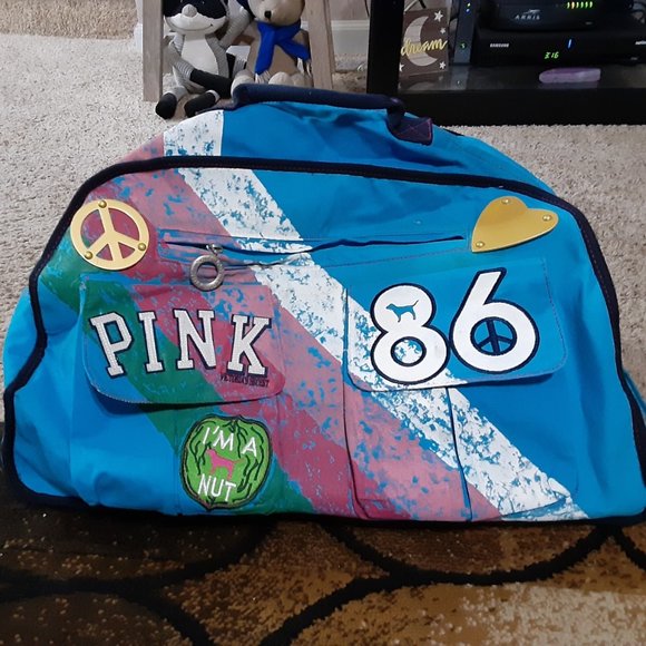 💗VS PINK VINTAGE DUFFLE BAG W/ WHEELS💗 - Picture 1 of 15